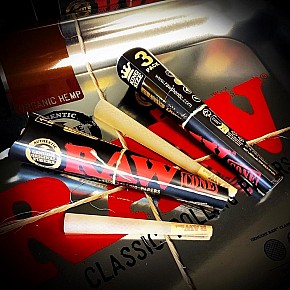 RAW | Black Cones 6-pack 1 1/4