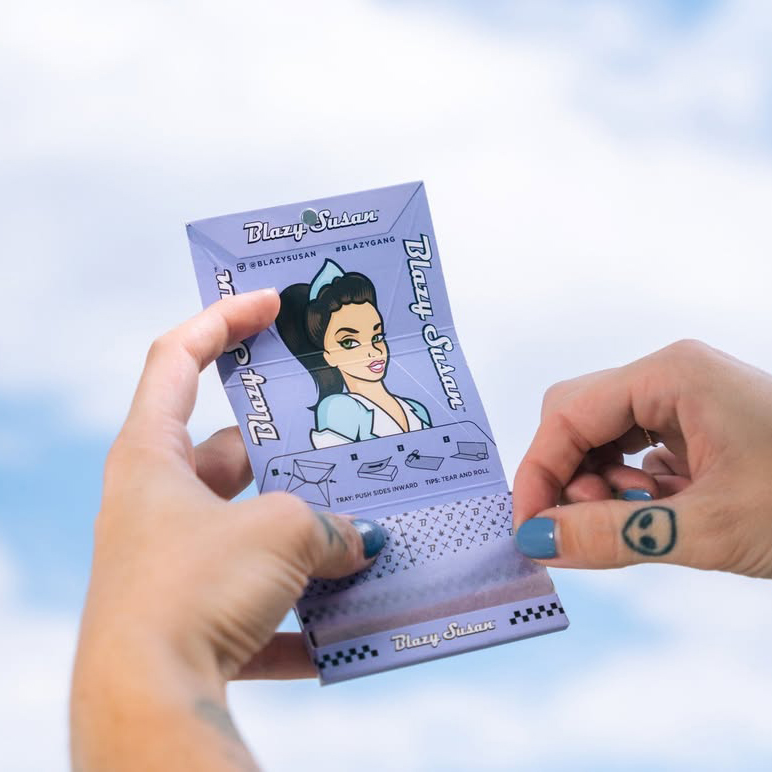 Blazy Susan | Purple Rolling Papers KingSize Slim Deluxe Kit